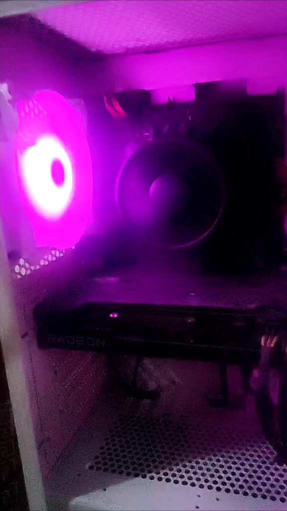 كرت الشاشه Rx6600xt
المعالج i3_12100
الرام 16 كيكابايت
كيكا SSD 500 
المذربورد H610 
البور سبلاي 650 w


**إذا كنت صاحب هذا الإعلان وتريد حذفه لأي سبب، رجاءا أرسل رسالة إلى الدعم الفني**