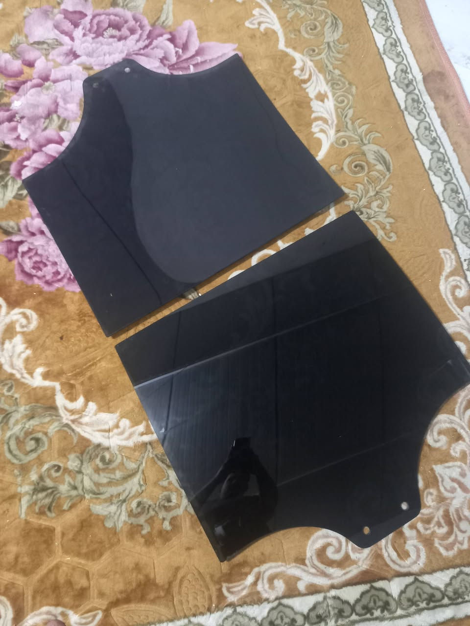 سلام عليكم عندي جامات خلفية مضللة مال فورد بوليسي 2024 اليريدهن خلي يتواصل ***********
