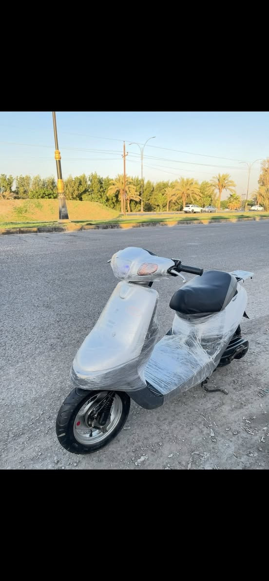 سلام عليكم دراجه بطه موديل 2003 للبيع والدراجه بل حقيقه احلى من الصور  جاهزه من كلشي نكره سلف هندر مابيها برغي نقص كهربائيات كلها شغاله اشاير هورن  لايت عالي ناصي الدراجه كلها بلاديه محرك مامفتوح مكاني كربلاء السعر 500 وبيها مجال للشراي للاستفسار ***********
