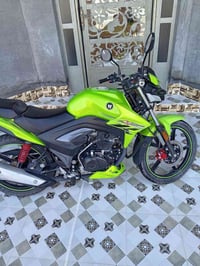 للبيع موديل ٢٢ فول نضافه ومكفول مسجل بأسمي السعر ١٧ ونص 07813581786