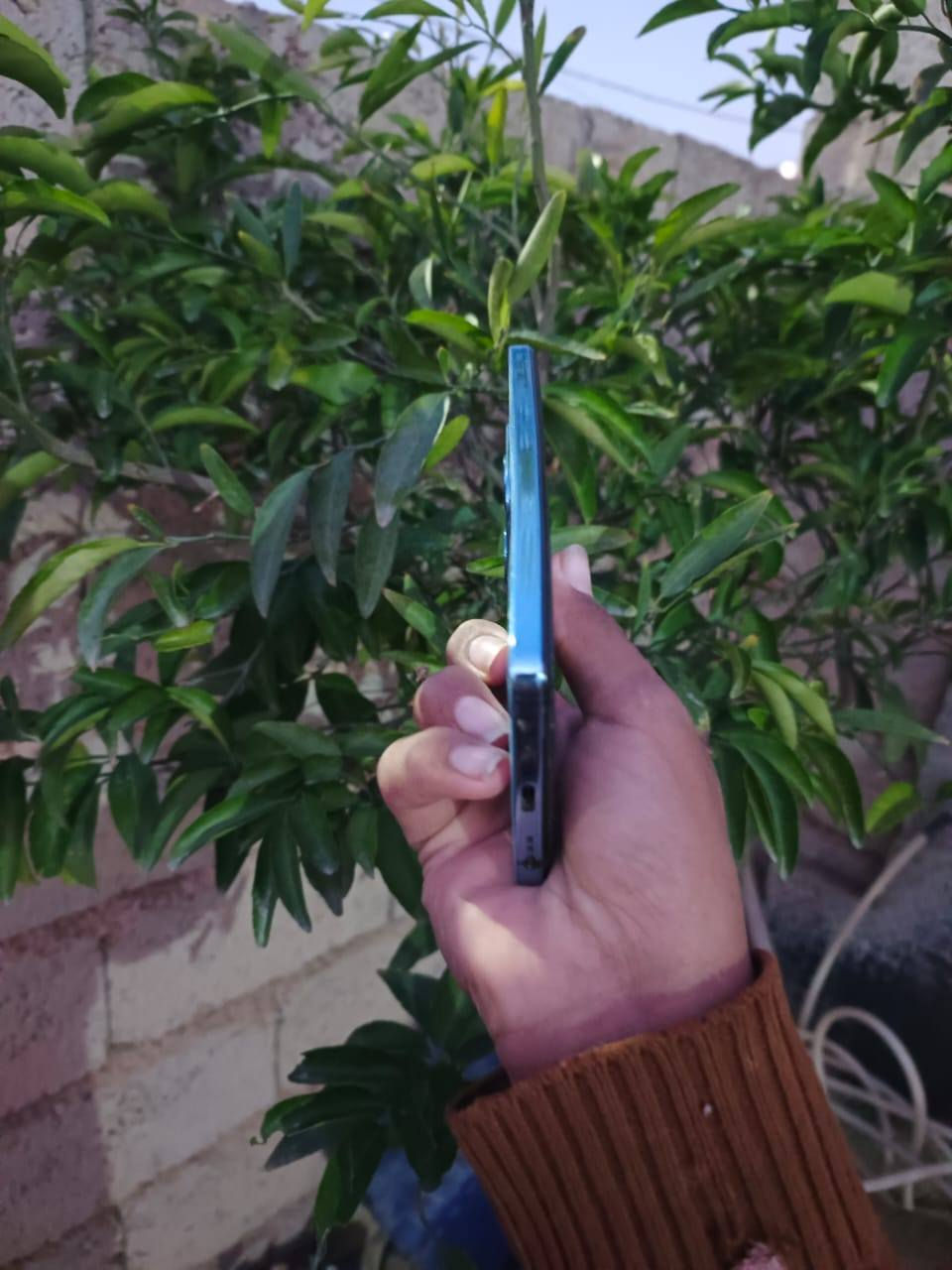 انفنكس هوت 40
الذاكرة128 عشوائية 8 
كله شرط اي خلل مابي 
كاميرات فول 
السعر 95وبي مجال
الشراي يجي خاص 
***********
مكاني حويجه حي العسكري
