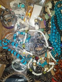 طقم اكسسوارات • كندي • نظيف