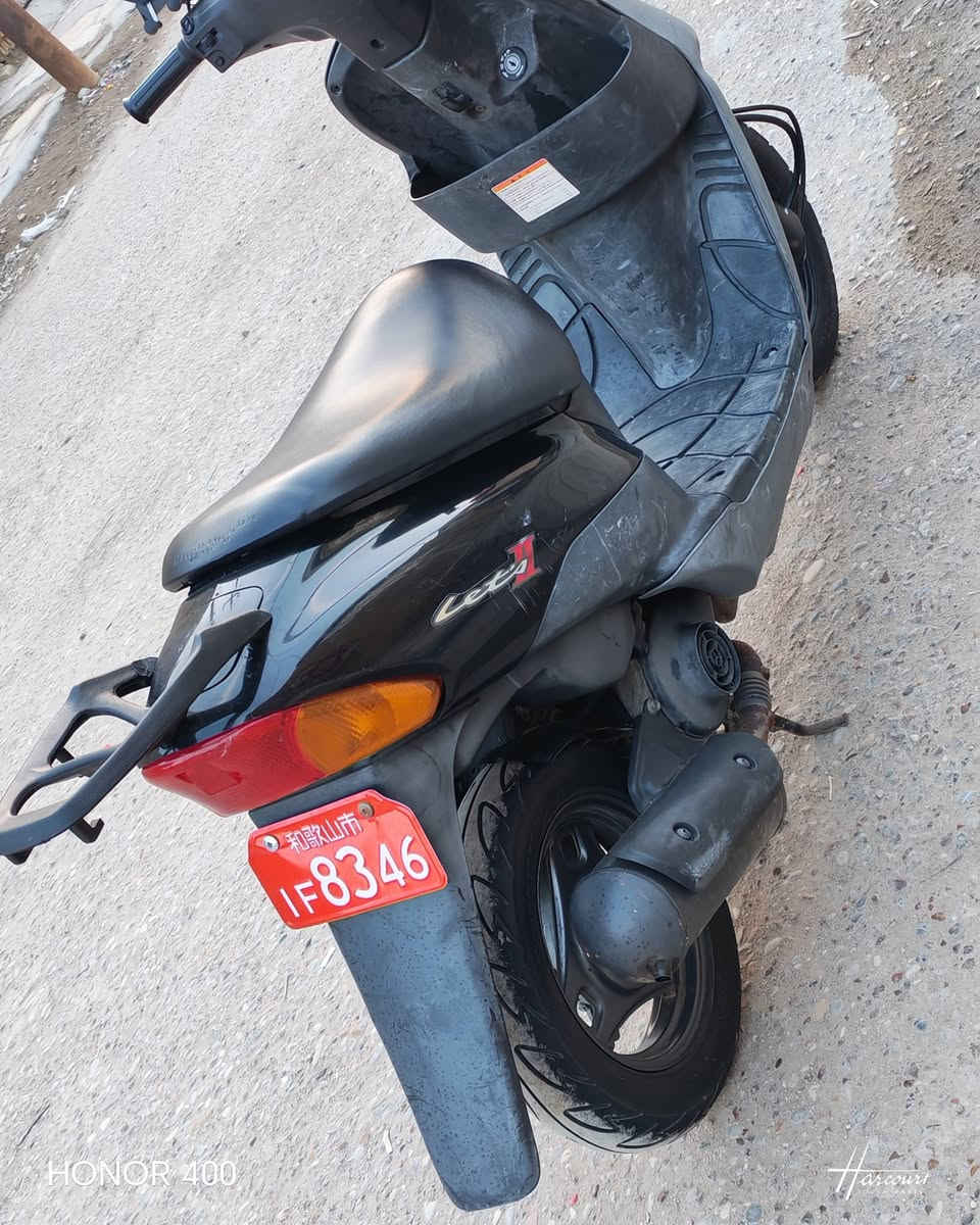 زرزوكي مصطره  للبيع
دراجه وكيل صار شهر و١٦يوم من طالعه من الوكيل 
الدراجه كفاله من الطول لطول كهربائيات كله شغاله عينه سلف هورن كلا عل. ابلاد تايرات جدد عدسه كلوب جديده زنون اصفر الدراجه كفاله للخير
السعر 500وبيه مجالي لشراي اتصل وادلل
رقمي ***********
