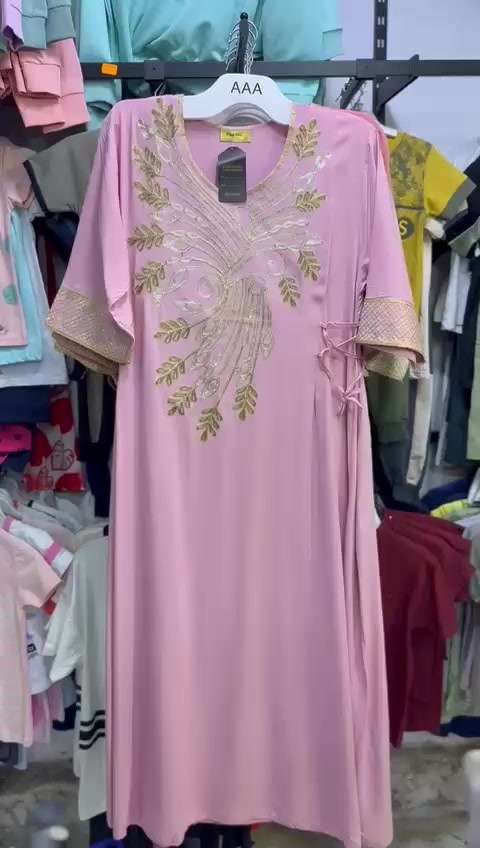 كلبيه كشمير ستراس مكفول ومغسول متوفر في مجمع اوركيد ستايل للالبسه التركيه المستورده شطره شارع الگص عمارة جبار عبدعلي الويده للحجز واتساب ***********
