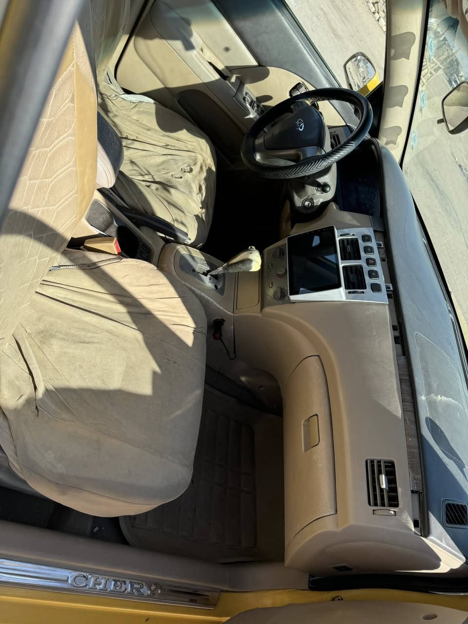 السلام عليكم شيري موديل 2011 مكينه كير بلاديات حداديه نضيفه كهربائيات كلها شغاله  شاشه اندرويد  رقم انبار الماني المكان كربلاء السعر 14 ورقه وبيهه مجال  ‭٠٧٧٢ ٣٧٦ ٠٦٦٢‬
