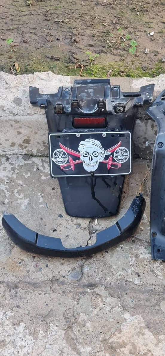 اغراض فورزا 06 نظيف حيل سعر 40,الف مكان موصل جانب الايسر ‎0781 764 1750
