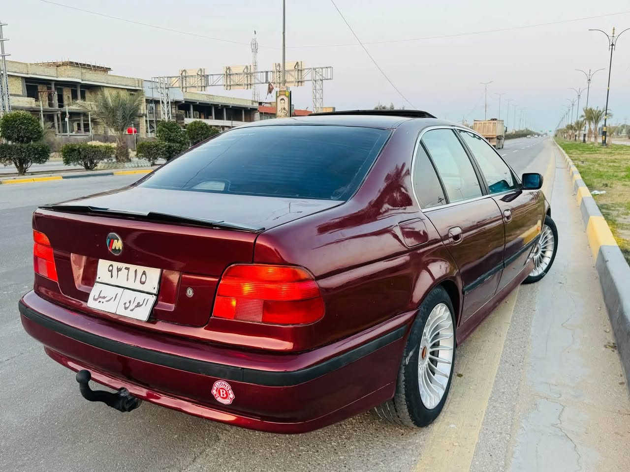 السلام عليكم 
للبيع فقط وسعر مناسب جوه سوك
بي ام صقر موديل ١٩٩٨
٥٢٨ محرك ٢٨ دبل فانوس اتوماتيك
حادث جاملغ امامي ومعمر 
جاهزه مكينه كير حداديه 
رقم اربيل اصوليه 
سعر مناسب بيع فقط مكاني بغداد 
***********
