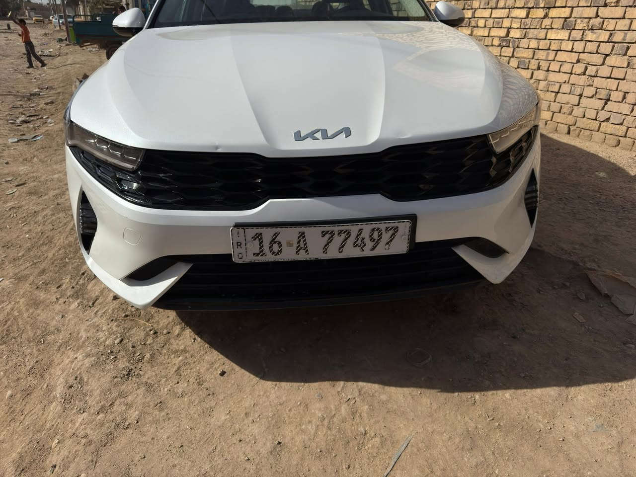 كي 5 موديل 23. مرقمه. هايبرد.  فقط تبديل جاملغ الأيسر. بيها صبغ صفحه الايمن   يعني ملاحضات بيها. موصفات حلوه بيها  بصمه شاشه كشن كهرباء  تشتغل عن بعد. موجوده ديوانيه سياره.  سعر.  162 
ستار ***********
منتظر ***********
