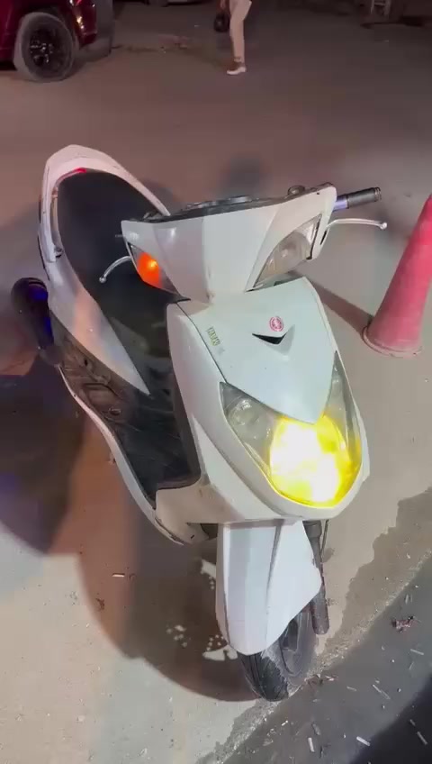 اسلام عليكم يوجد دراجة سكنس للبيع نضيفه جدا العنوان الوشاش شارع العريض مقابل أسواق رعد الحسناوي رقم الهاتف ***********
