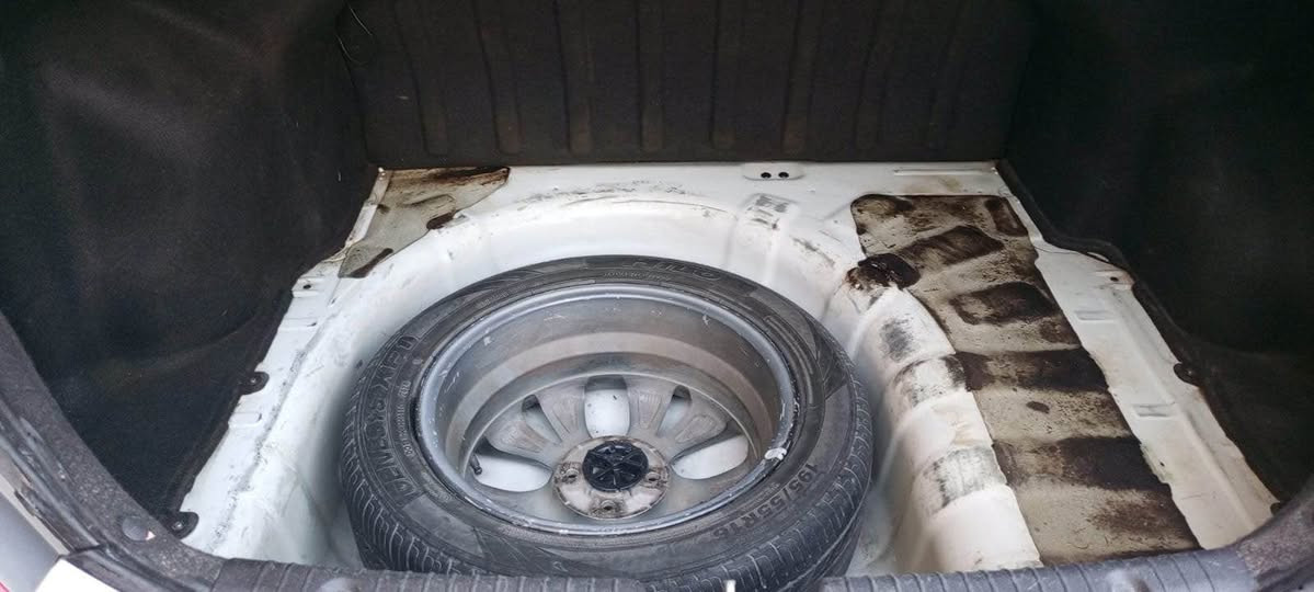 اكسنت موديل 16 خليجي فتحه اشاير بلمري تحكم ستيرن كامره خلفيه ٥ ويل كب بيها بارد فقط موضح بلسونار بدون صبغ وبيها الصبغ مكشر بلشفة مال بنيد ومكحلة على كدة ماشية 148 الف كم رقم بغداد جديد محرك 1600 مكفول والكير كذلك دواخلها كشناتها نظيفة مكان السيارة بغداد السيدية سعر 106 وبيها مجال رقم *********** موجود واتس آب ايضاً بغداد, العراق
