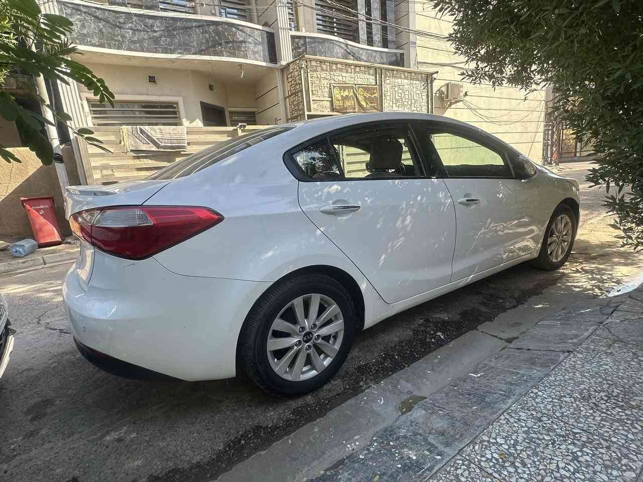 سلام عليكم كيا سيراتو للبيع موديل 2017 خليجي
محرك 2000 دووش 

كير محرك كفالة عامة من الصبغ 
مكاني بغداد 

السعر 135 $ 

*********** احمد

