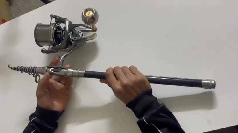 السلام عليكم سناره صيد مع ماكنه كامله حجم 9000 كلش ضخمه وقويه قبضه السناره فايبر كاربون المهتم يتفضل واتساب او اتصال وبلخدمه ***********
