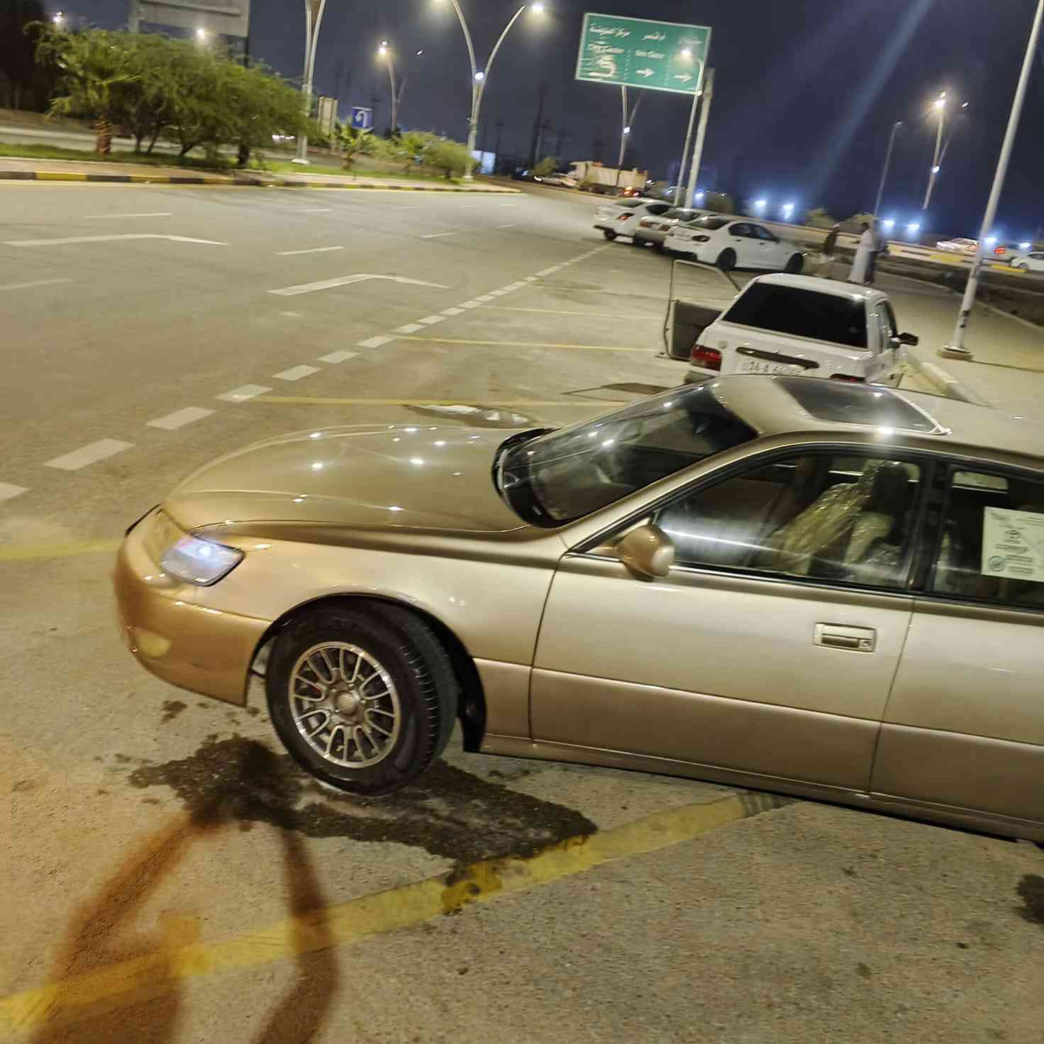 سلام عليكم 
🚗 لكزس ES300 موديل 2001 للبيع 🚗
المواصفات والبيع:
النوع :ياباني 
الموديل: 2001
مكينه وكير مكفولات بلاد 
السياره : يسرا بلاد مأمحور..
غرفتها نضيفه.
سياره مصبوغه جماليا فقط بدون ضربه ...
حدادا 100/100..
كهربائيات شغاله
سياره :شاشه سماعات بلوتوث مفخمم📢.
توني شاد باور جديد ومشط جديد.
رقمها بصره خصوصي تحويل مباشر شرط. سنويه ساقطه.  .
البيع أو مراوس   
السعر مطلوب 65💸 ورقه
باقي التفاصيل تواصل ع الرقم الهاتف مكلف ب نشر صاحب المنشور اتصال ع رقم الهاتف. ***********. 📞اتصال
