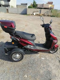 سكنز موديل 2025 خمس بطاريات دبل بصمه تمشيك 60 كيلو الشحنه الواحده بيع ...