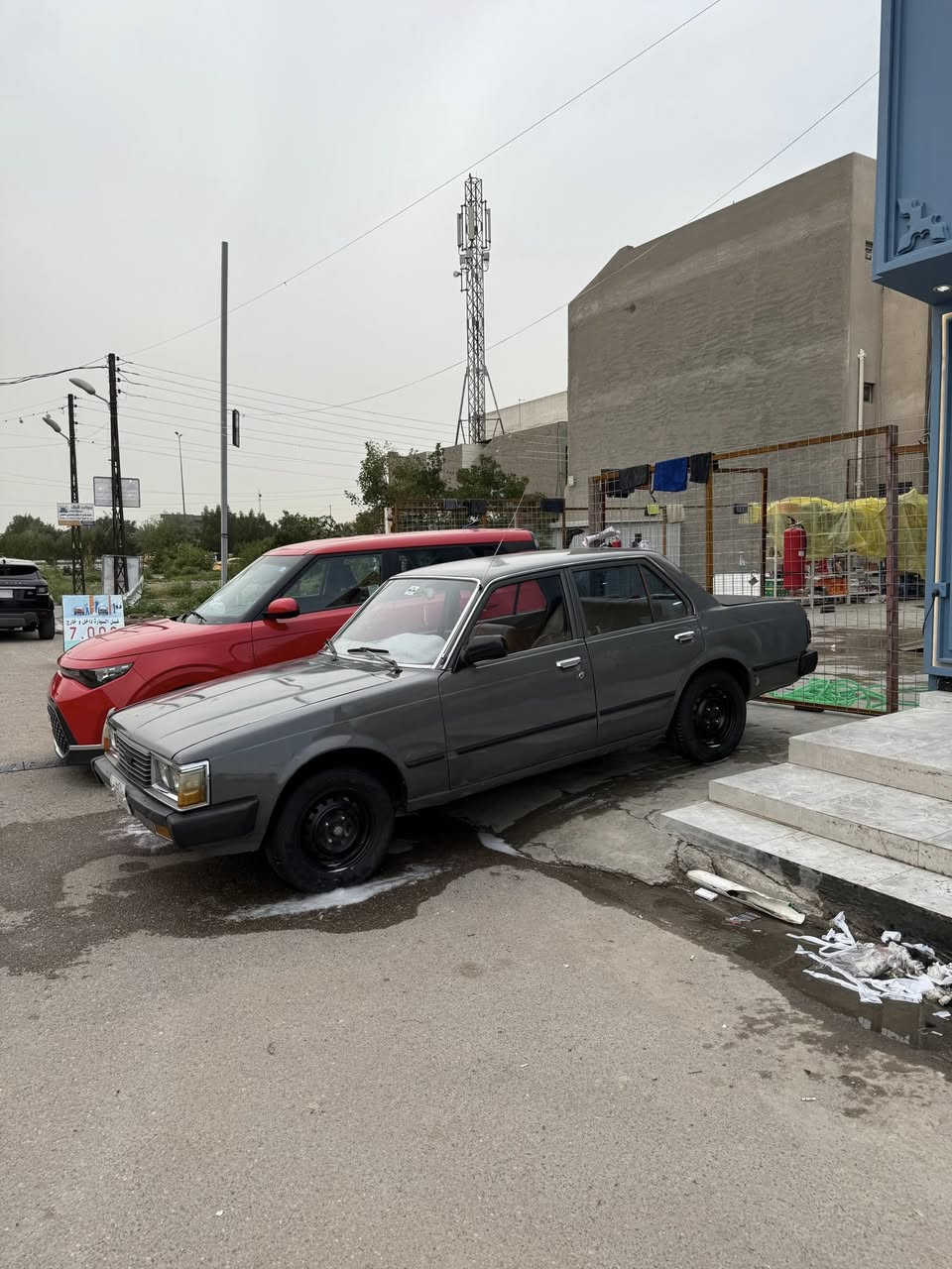 سلام عليكم للبيع كرونا 1982بيع مستعجل ضرف خاص مكانها سليمانية سيارة مكينه كير خير من الله تبريد كهربائيات كلها شغاله تايرات صدر امامي خلفي 
السعر 40 وبيها مجال حك الجيه إذا صرتي اتصل لا تكسر بحلال العالم 

***********
