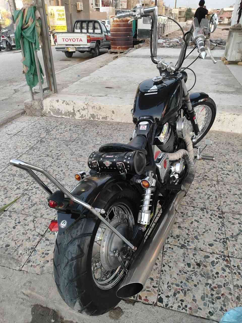 السلام عليكم هارلي شادو سلشر ٤٠٠
نظيفه كلش كير محرك كفاله 
الدراجه اوراق فقط 
وكلش جديده مضمومه واستعمال قليل كلش 
برغي ما بيها نقص 
صالنصه رياضي
السعر ١٥ وبيها مجال للشراي المكان ميسان للاستفسار الاتصال على ***********
