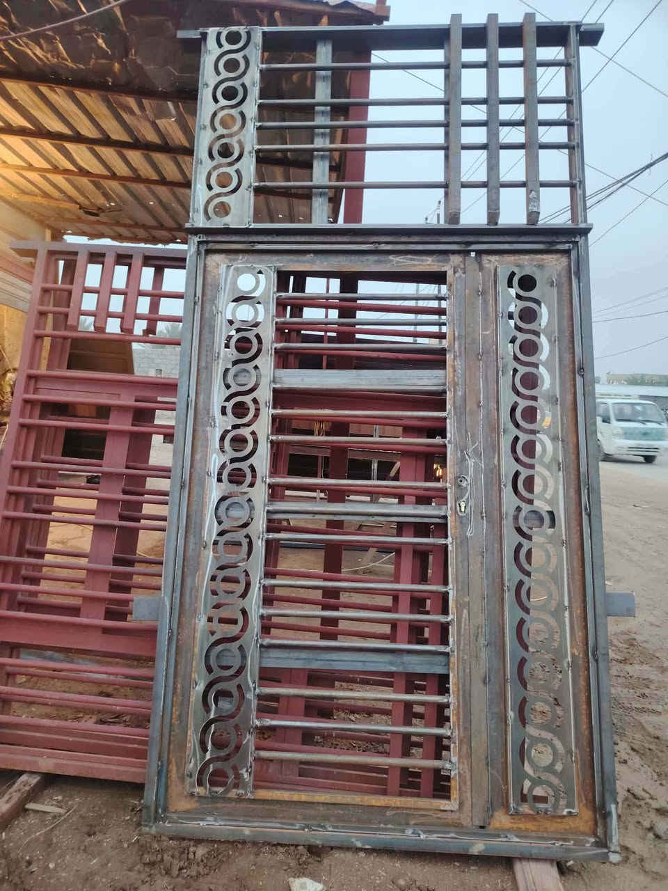 بيبان شبابيك محجرات قمريات كيسبان تصليح الحديد التالف والنرمايد 
حداد متنقل كربلاء الشبانات
***********
