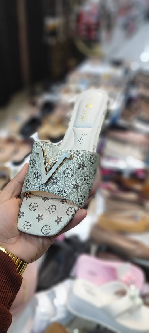 شحاطات فلات 💥مجمع المصطفى 💥
القياسات 37 38 39 40 41 
عنوان شارع المصرف 🫷 مقابل مجمع باوان 🫸 
يوجد خدمة التوصيل 🛵


**إذا كنت صاحب هذا الإعلان وتريد حذفه لأي سبب، رجاءا أرسل رسالة إلى الدعم الفني**