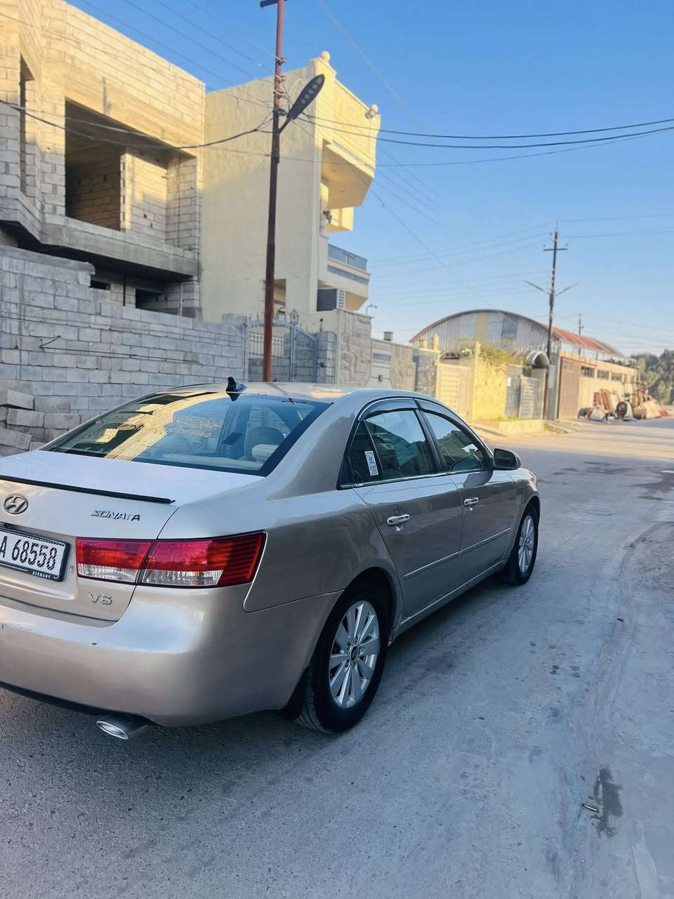 رمضان كريم عل جميع 
سوناتا 2006 رقم بغداد دولي بسمنه  سنويه لغاية 28 محرك 3300 V6 مكينه وكير كفاله قبل شهر شادهن تخم تاير جديد صدر امامي خلفي جديد تبريد ثلج تدفئه شغاله سياره جاهزه وكبل للشارع بدون اي نقص جديده بمعنه الكلام واحله من الصور بهواي ويل كب كروم شاشه داخل عسلي ماشيه 160 سياره مامتعوبه وعلى ايد وحده مكفولة كفاله عامه من الضرر بيها مكانات رش ابيع حزام بدون دواخل السعر 83$ وبيها مجال للطيبين عنوان سياره ديالى للاستفسار اكثر الاتصال على الرقم 
***********
