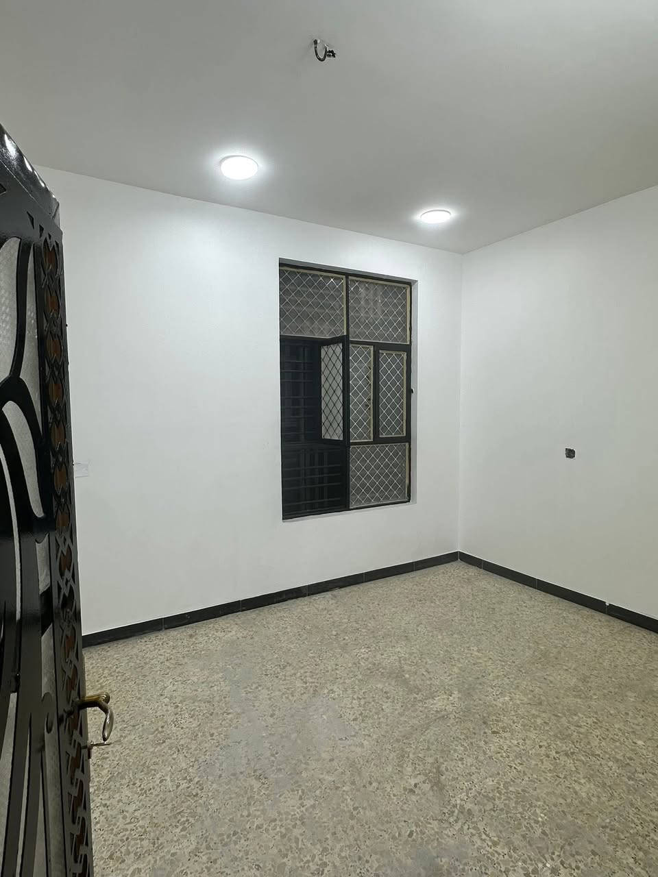 شقه للأيجار بالديات قرب جامع سيد صلاح رقم الهاتف ***********
