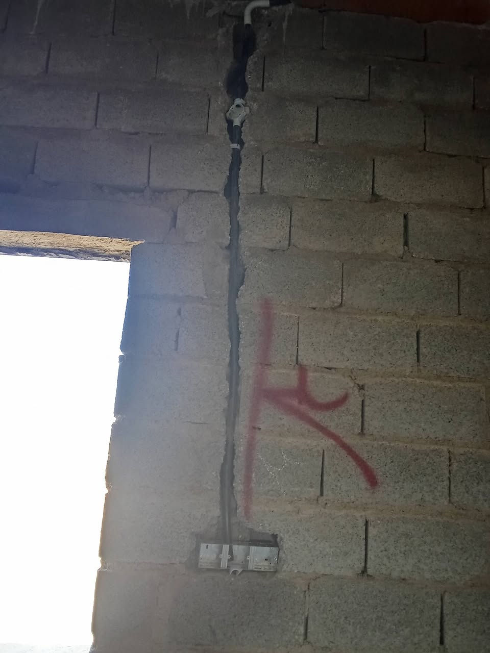 تم الحمدلله حفر بيت نزالات كهرباء في قرية سعدة على مكينة ودريل مواعيد مضبوطة ودقة في العمل بأسعار مناسبة الي  عنده حفر نزالات كهرباء يتصل على الرقم ***********
