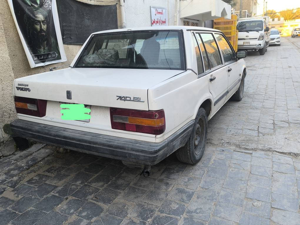 سياره فالفو للبيع موديل 91 رقم اوتوماتيك نجف سياره جاهزه كير ومكينه وكهربائيات سنترلوك كله بلادي ع الشرط مكينه جديده بلادي وتخم تاير  وباتري كله جديد
وشرط التحويل 
سعر55 وبيها مجال
مكان السياره كوفه قريب 
للاستفسار *********** 
مكلف اتصلوا وات ساب او خط النجف, العراق
