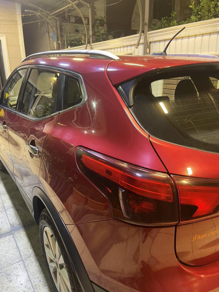 السلام عليكم
للبيع سيارة نيسان روج سبورت موديل 2017 لون احمر رقم بغداد بدون حادث فقط صبغ جاملغ خلفي يسار من امريكا بدون دواخل باسمنا ماشية 138 الف كم حقيقي مواصفات SV  ( بصمة . محرك 2000.  كراسي أمامية كهربائيةو تدفئة.  مقود تدفئة  . كاميرا 360 درجة . رادارات جانبية. تبريد خلفي . . مانع انزلاق . كرسي . نظام eco.....) 
السونار بالمشنور 

 السعر 125 ورقة وبها مجال او مراوس بسيارة أحدث وحسب الرغبة 

العنوان بغداد اليرموك

الاتصال ***********
