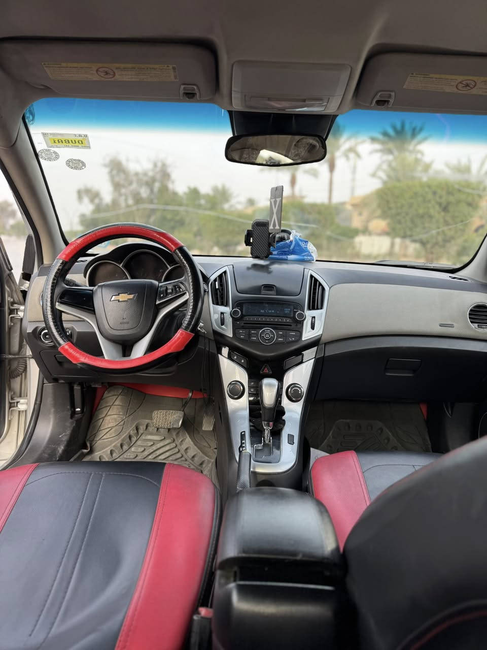 السلام عليكم 
شوفرليت كروز اللون سلفر ٢٠١٣خليجيه 
رقم سليمانيه انكليزي باسمي سنويه جديده 
داخل جلد بدون حادث بدون صبغ 
فقط البنيد مبدل 
ماشيه١٧٠الف حقيقي 
كير مكينه حداديه بشرطط كفاله 
تخم تاير جديد باتري جديد
السياره برغي ماناقصها ترايك وين متريد 

مكاني بغداد محموديه /***********
السعر ٧٩وبيها مجال بسيط
