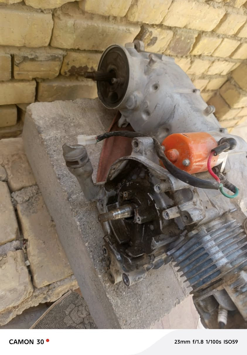 أغراض دراجه ماكس تفصيخ للبيع مكان ناصريه سوق الشيوخ 
مكينه شغاله 55 بلاد بس كور مبدله وسلف55 نضافه
وصالنصه سبع ألوان ب30 وبيها كاتم
وياله اصليات تقيل ب30 
شوته بلاد مال تفصيخ بيها ختم ب12
اسبايدر بلاد مال تفصيخ ب10
ستان صفح بلاد ب5 
ودركه ب3 
سيبايه مال بوليس مال تفصيخ ب10
للتواصل ***********وبي واتساب
