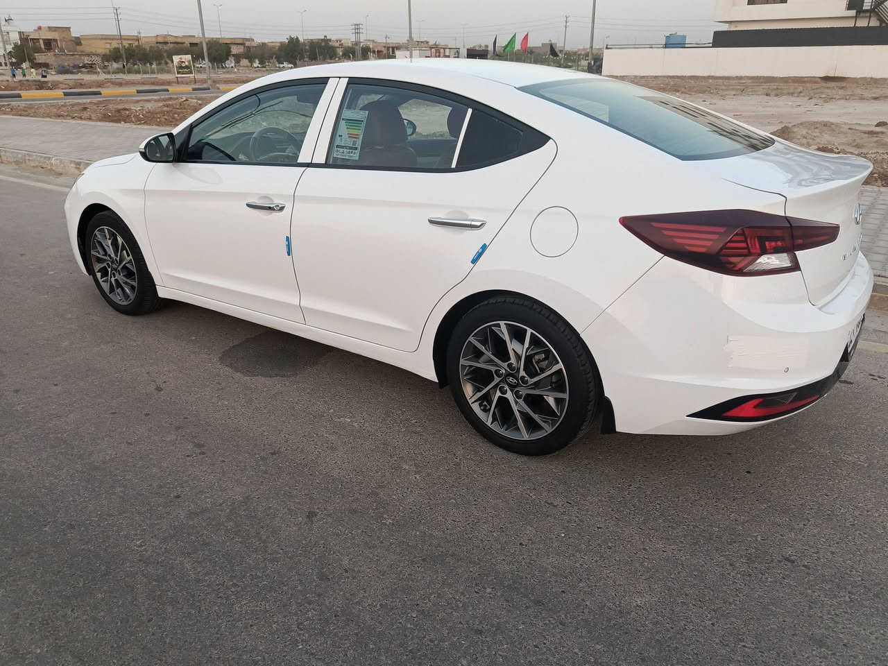 سلام عليكم النتراالبيع مديل 19شكل 20 فول مواصفات خليجي محرك 200 رقم بغداد دولي حساس مامي خلفي محرك دوش كير ايتي مرقوب ماشيه 100 سونار مرفوق ***********
