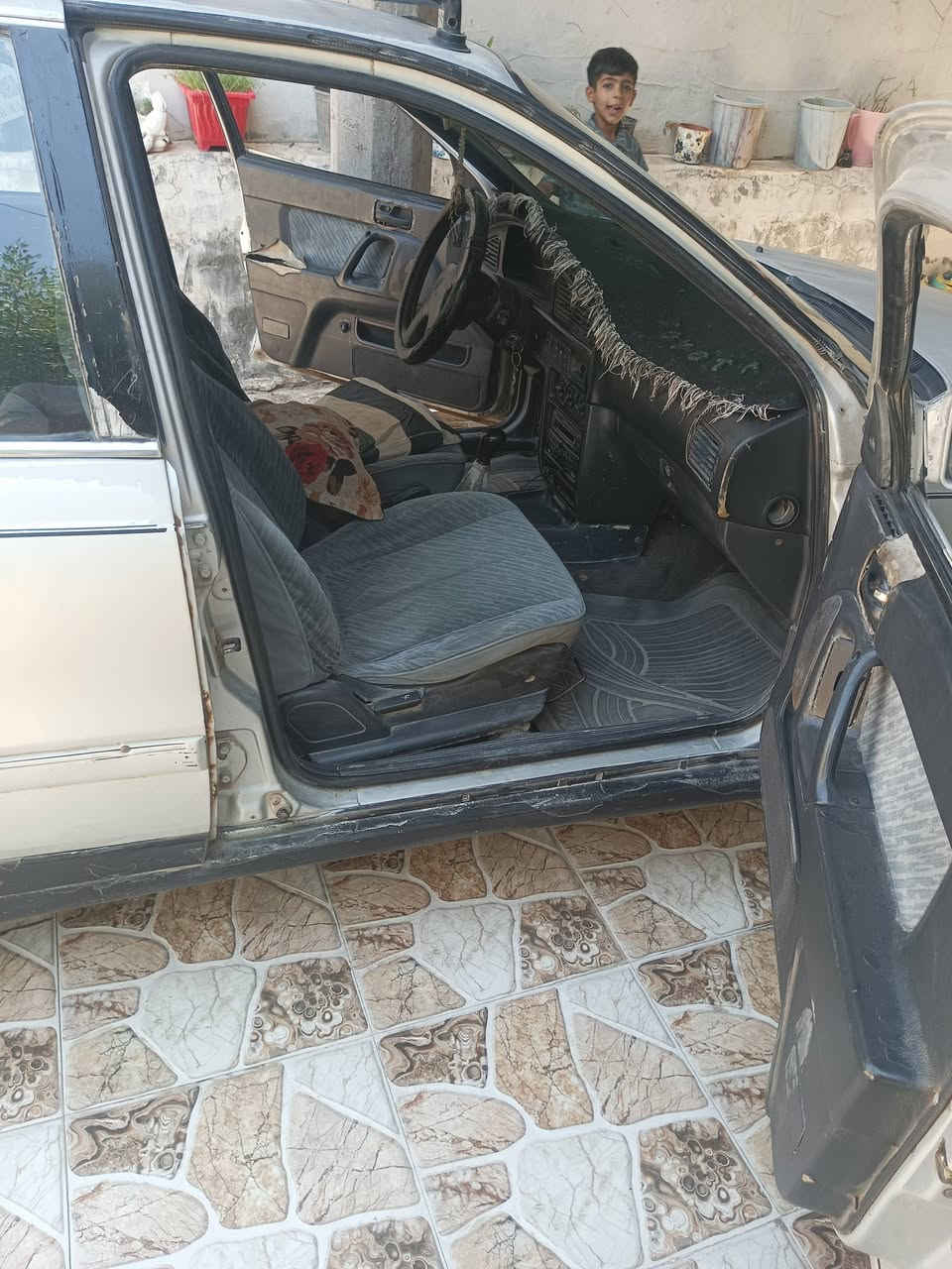 الانتره 93 نضيفه للبيع محرك مفتوح مو امسكر بس بي ضعف مااعرف اشبي مكان اديالى مقداديه سعر 19ورقه ***********
