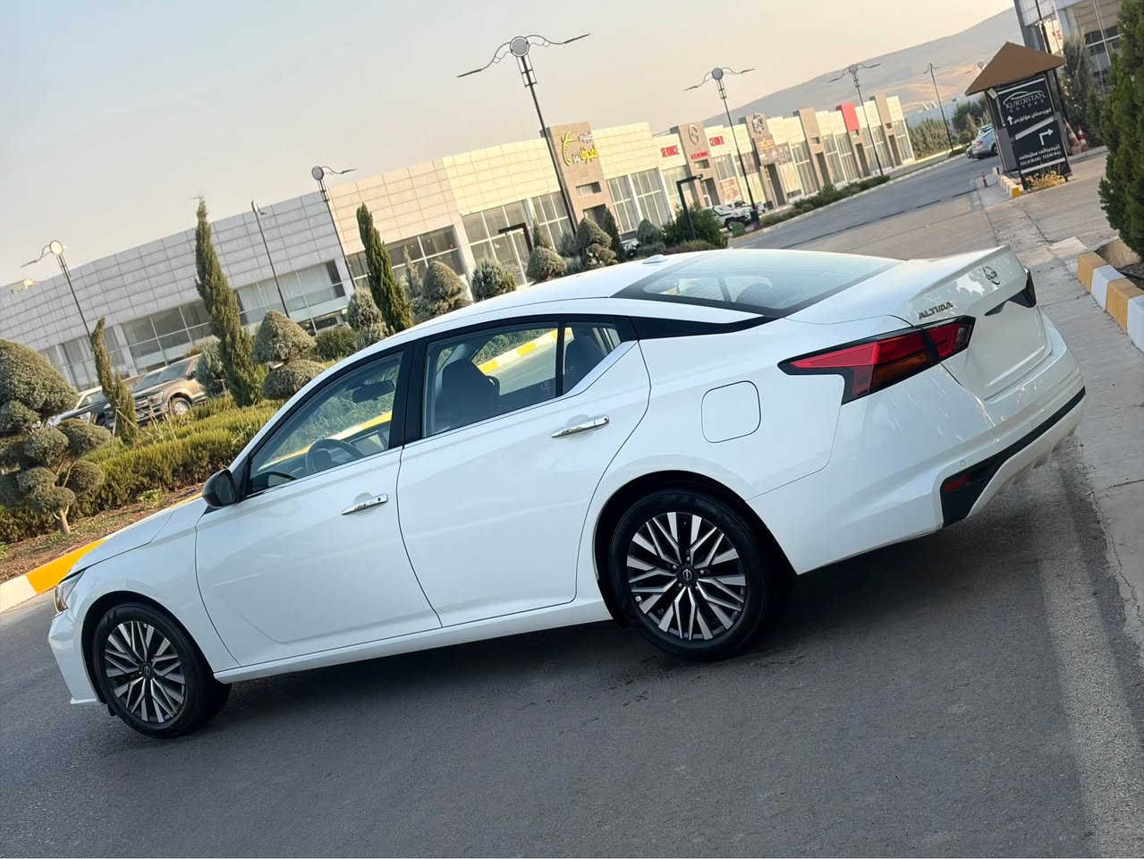 NISSAN ALTIMA 2025 (SV) 🧿🧿
نيسان التيما ٢٠٢٥ 🧿
بۆياخ ٢پارچە بێناوگرتن دە عمەکەي زۆر سوکە بۆنيت 🧿جەمەلخ سايەق🧿
 سەيارەکە نمونەيە جالو ساردوو شوختيش بە شەرت 🧿
گێرومەکينە. بەشەرت🧿
راداربە شەرت🧿
بەردەکەي بە شەرت 
ادينار مەسرەفي تيانيە. 🧿🧿
کاتي نە شکاوە 🧿
نرخ(١٥٥) سلێماني
*********** السليمانية, العراق
