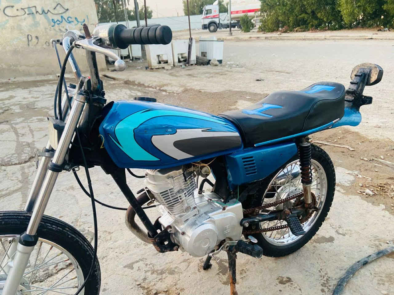 السلام عليكم 
دراجه للبيع بدون اوراق
 مكلف بل نشر 
مكانها قضاء الكحلاء السعر 450 وبيها مجال 
هاذ رقم صاحبها 👈***********
