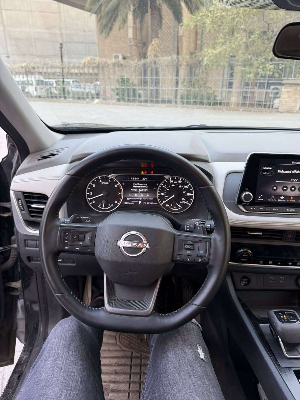 السلام عليكم
نيسان روج SV 2025
وارد امريكي ماشيه 10 الاف فقط 
حادثها خلفي بدون ايرباك صور الحادث موجودة 
رقم بغداد تحويل ثاني يوم 
مكينة 3 سلندر توربو 
بصمة تشغيل
بصمة ابواب 
جنطة كهرباء 
كرسي السائق كهرباء 
اوتو هولد 
مود قيادة 3 
سايد بريك بصمة
فول تحكم ستيرن 
شاشة
كامرة خلفية
حساسات 
رادارات
توقف ذاتي 
داخل لونين 
تشغيل عن بعد 
مواصفات sv المعروفة
السعر 164 ورقة وبيها مجال 
مكان السياره بغداد شارع فلسطين
*********** 
***********
