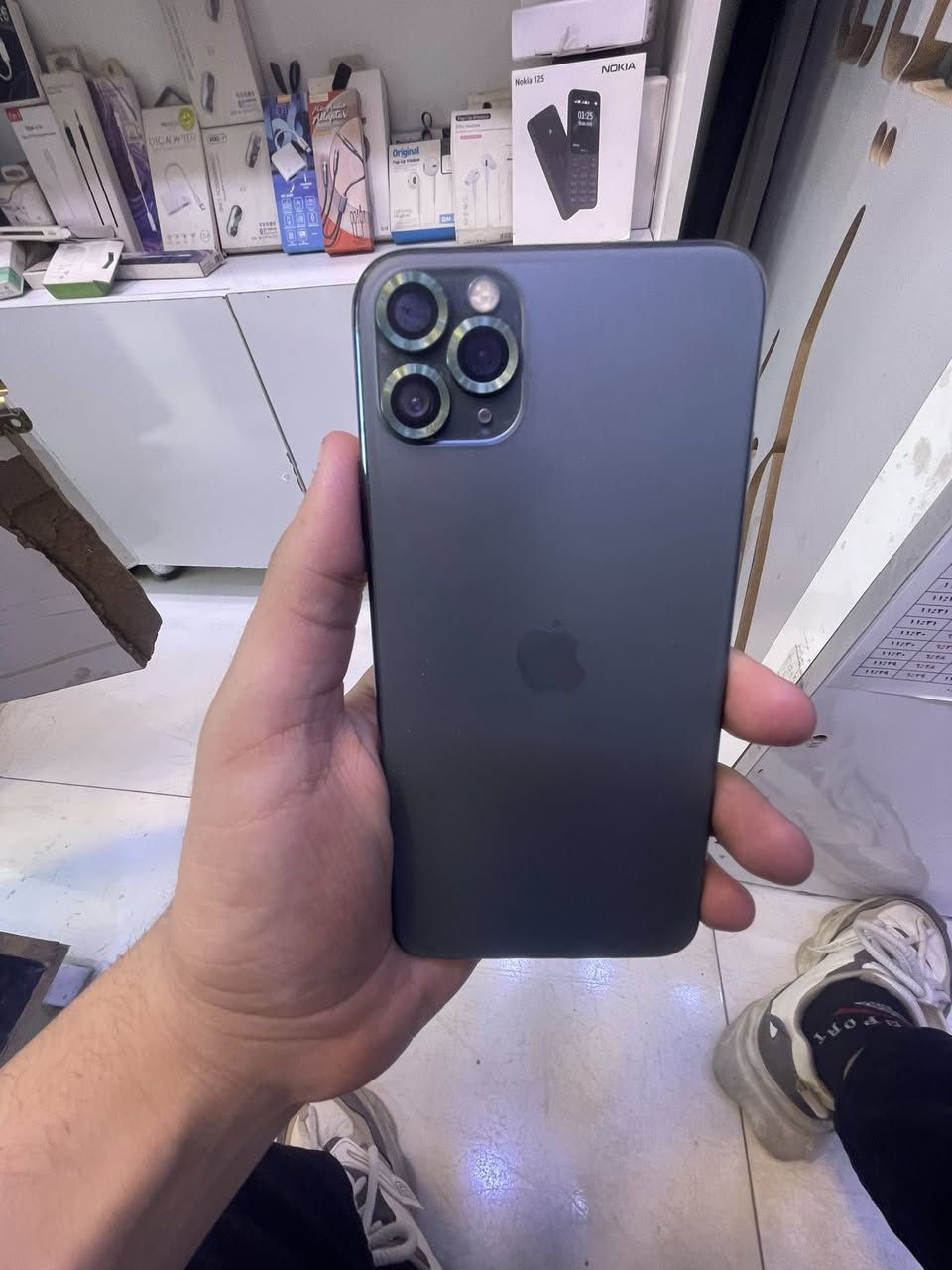 السلام عليكم ايفون 11 برو ماكس ذاكره 256 الجهاز ممفوح بس فيس ايدي متوقف دبل سيم كارت سعر285 وبي مجال بسيط 

للاستفسار***********
