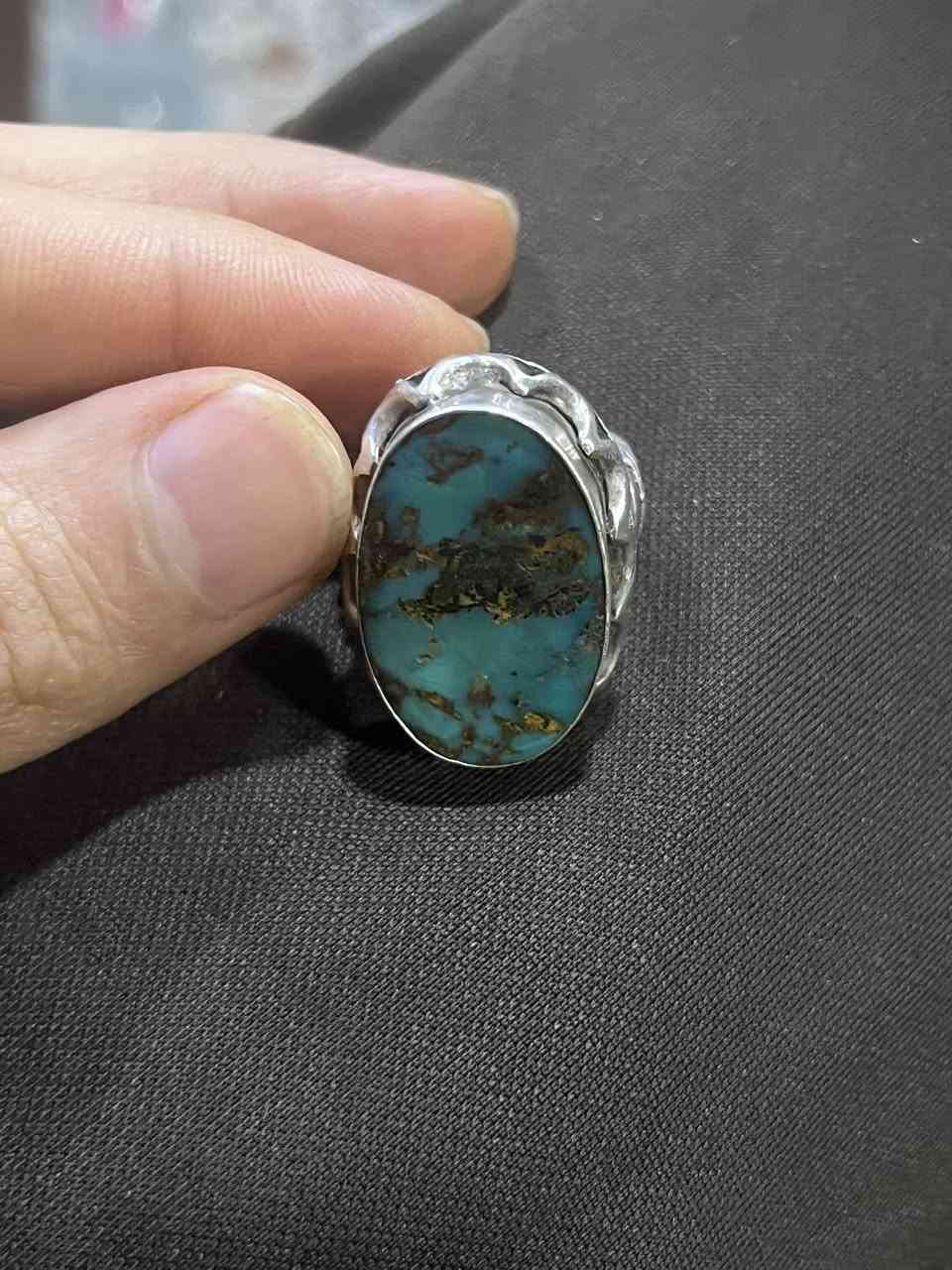 بس الفضه تسواله 200ومحبس ماعرفله اني وريد ابيعه شراي يتصل***********
