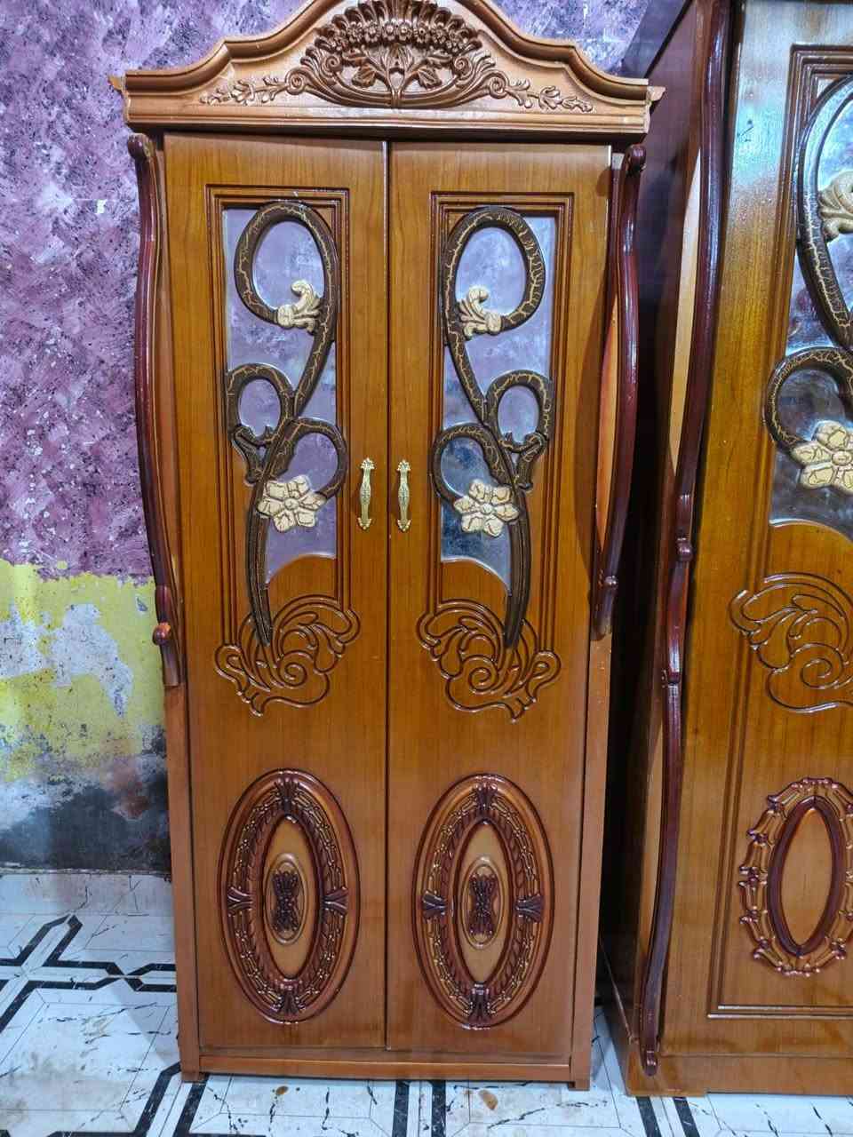 غرفة اخشاب ام السته نجاره جديده كلش نهايته 650 مكان ناصريه ***********
