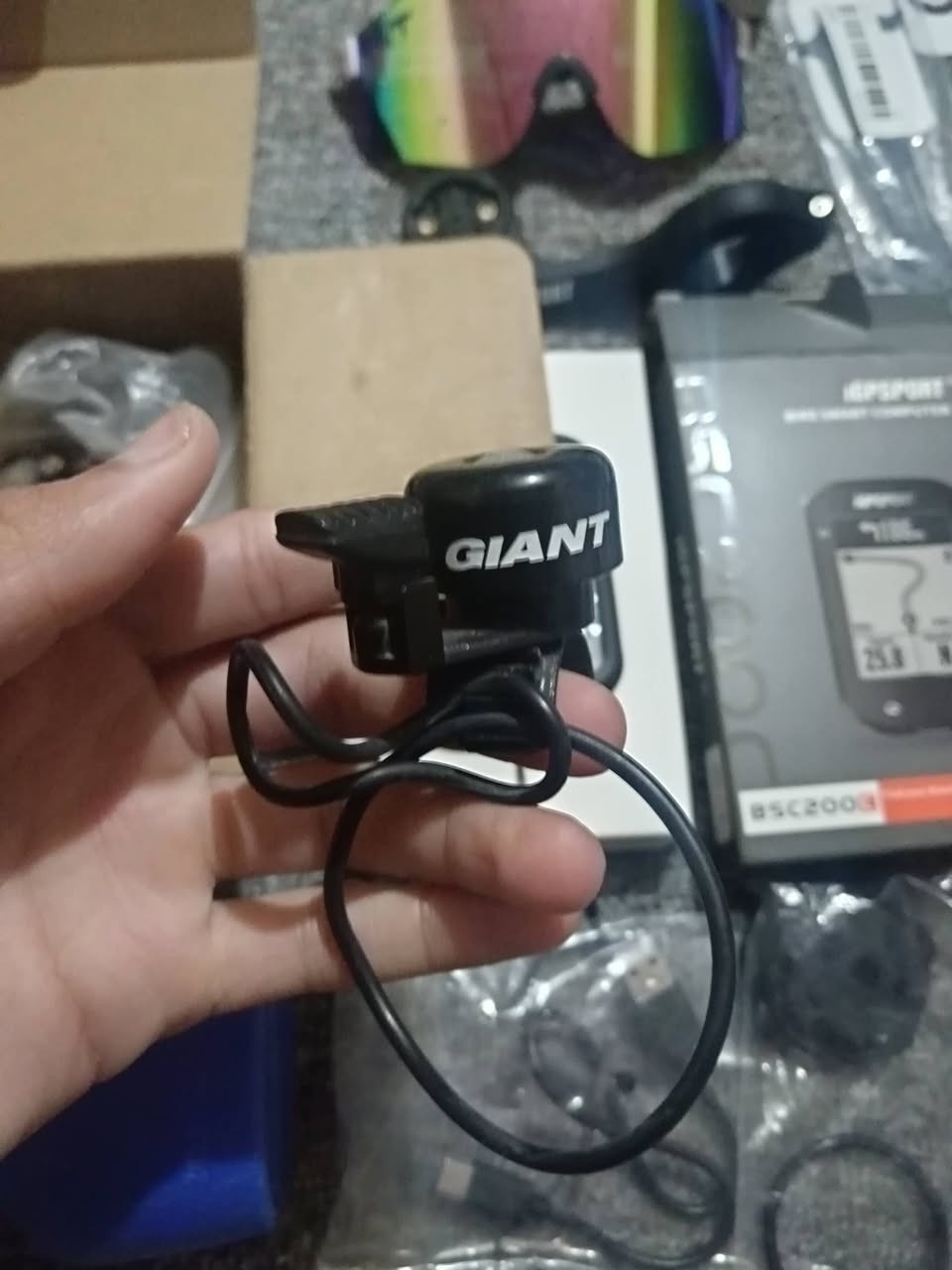 غراض دراجات هوائيه اليريده يجي خاص
1.خوذه

2.مطارة

3.عداد هو والقواعد مالته ثنين مستخدم اسبوع

4.نظارة

5.جرس ماركة جاينت

6.شورت قياس s/ادريس رياضي. ولاصق ضد البنجر واحد وحده مال زنجيل ماعرفه شنو وغراض ويا 😂


**إذا كنت صاحب هذا الإعلان وتريد حذفه لأي سبب، رجاءا أرسل رسالة إلى الدعم الفني**