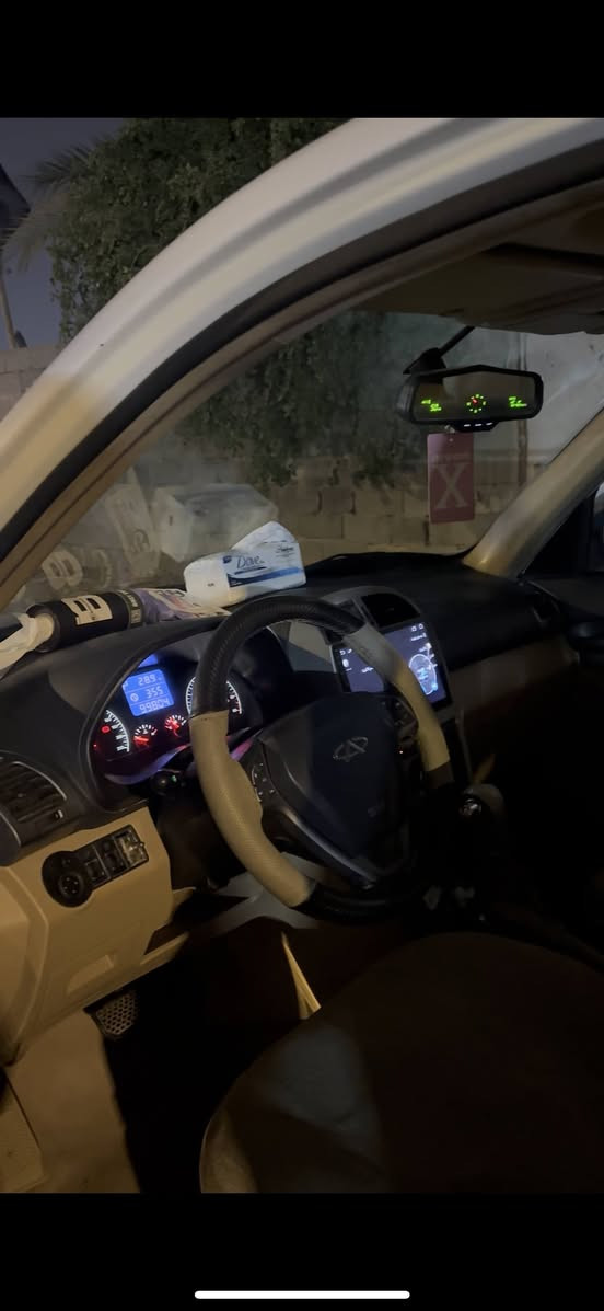 📌سيارة للبيع شيري تيكو موديل 2014
📌كير  اوتوماتيك ميكانيك مكينه 2000
📌رقم بغداد  إنكليزي بأسمي السيارة  تحويل مباشر
📌بيها تبريد وبصمات  وشاشه كلها شغالة 
📌مكفوله من الحادث فقط طخه بسيطه بالجهه اليسرى واضحه بالصوره جاملغ  الايسر  وبيه نضوح مشط ستيرن فقط 
📌 ما عليها اي غرامات 
📌سعرها 79 ورقة وبيها مجال بسيط 
مكانها بغداد حي أور 
 للاستفسار الاتصال على الرقم ***********
