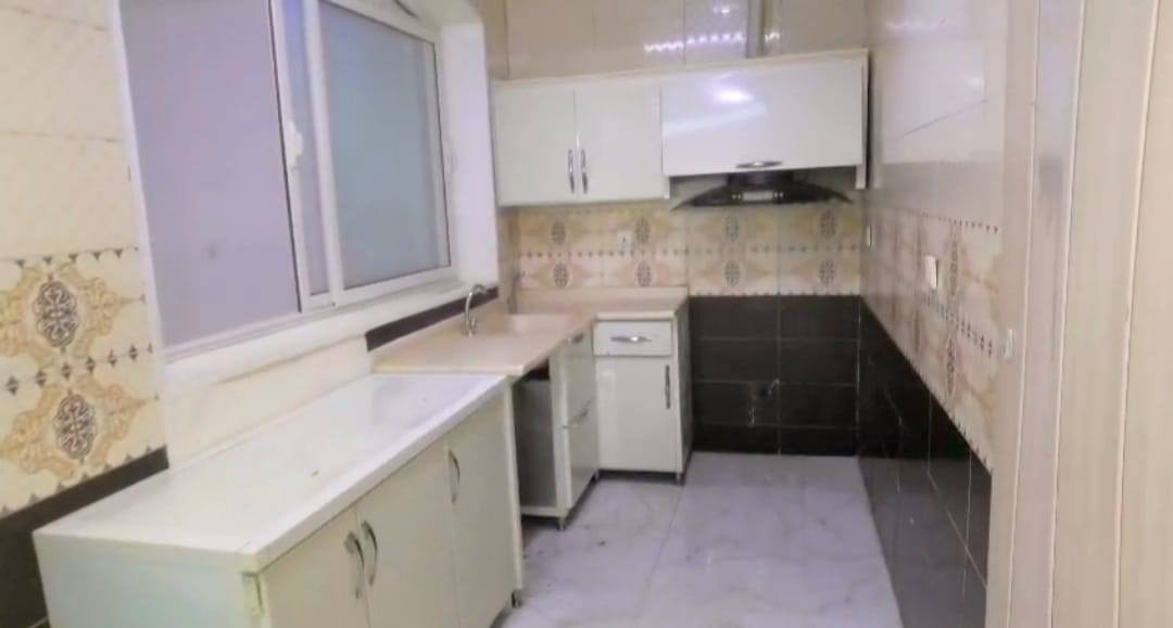 🏡بيت جديد فارغ للإيجارالدائمي🏡
للإستفسار واتساب***********
/مساحة250متر/5غرف/طابقين/
/سبليت/مبردات/كاونتر وطباخ/
/كراج/غرف ماستر/بلكون/
/أربيل/شارع100/المربع الذهبي//بارك32/ أربيل, العراق
