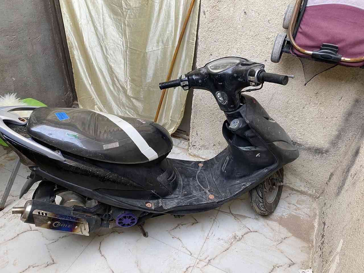 سلام عليكم دراجة ماكس خذيتهه من لوكيل بلادينه للبيع المكان البصرة ابو الخصيب امهجران السعر 750الف وبيهه مجال 
الرقم ***********
