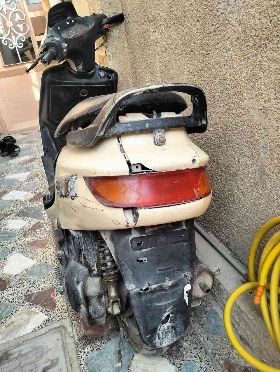 دراجه فراشه
بيهه خيط بخار  
وكهرباياتهه. نصونص 
عنوان النجف   سعر  250 وبيهه مجال لشراي 
رقم لهاتف  ***********
