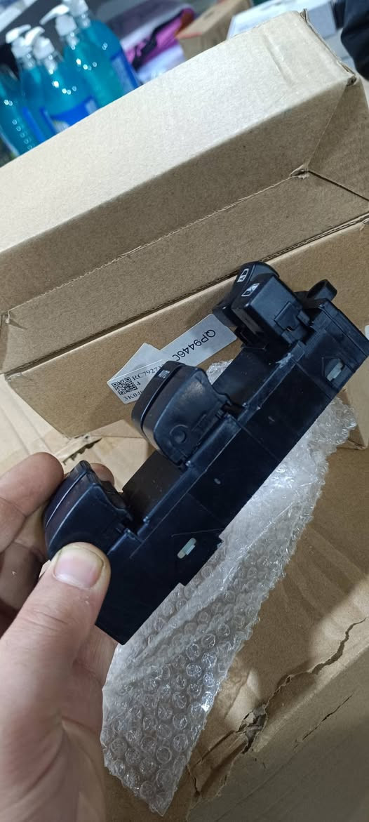 يد كرباي مال صةني كلش موديل 2000--2012
سعر واحد : 15000
10 عدد موجود 

کارەبای گشتی سەنی لای سایەق 10 دانە هەیە دانەی 15000 هەزار

شوێن /سلێمانی 

***********
