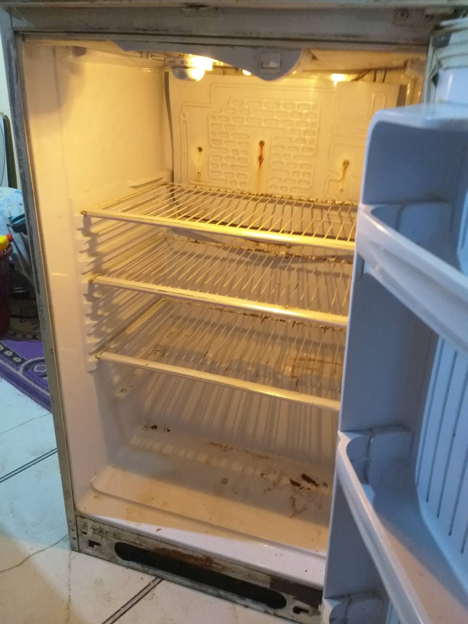 ثلاجه حجم جبير ماطوره عطلان مبيه اليك نضيفه عوزه بس ماطور فقط سعره ٥٠ الف قفل شراي يخابر هذا رقمي الموشراي لايعلق ***********
