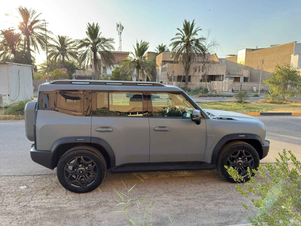 جيتور 2026🔥T2 لگجري
T2 2.0L LUXURY جيتور
العداد: 2000km
اللون: سمنت لامع مغلفه PPF مات • ضمان10 سنوات
*زجاج السياره مغلفه بل عازل الحراري*  
المكرن: 4 أسطوانات L 2.0 تيربو 254 حصان حقن مباشر
عزم الدوران (نيوتن-م): 390
ناقل الحركة: اوتوماتيكي دبل كلاتش من 7 سرعات الضمان الأساسي: 6 سنوات وعداد كيلومترات مفتوح
ضمان المحرك: 10 سنوات او 1،000,000
المواصفات: ٧
*فتحة سقف بانوراما 1.1م
*إطارات قياس 20 إنج
*الصندوق شفط
*الشباك الامامي المضاء بجيتور
*مثبت سرعة مع رادار تفاعلي
*نظام القيادة شبه الذاتية
*نظام الكبح التلقائي في حالة الطوارئ
*نظام تحذير الاصطدام الامامي والخلفي
*كاميرات محيطية 540 درجة
*حساسات أمامية وخلفية
*نقطة عمياء
*نظام تحذير مغادرة المسار
*نظام المساعدة للبقاء في المسار
*شاشة التحكم بقياس 15.6 إنج
*شاشة القيادة بقياس 10.25 إنج
*نظام صوتي متطور 12 سماعة من Sony
*نظام أبل كاربلاي وأندرويد أوتو لاسلكي
*نظام اوامر وتحكم صوتي
*مقصورة الركاب من الجلد الفاخر والكنتارا
*مقعد السائق والراكب كهربائي
*مقاعد السائق والراكب مبردة
*مقاعد السائق والراكب مزود بذاكرة لحفظ 3 وضعيات الجلوس
*إنارة ترحيبية مع إنارة محيطية متعددة الالوان
*عتبات الأبواب مضيئة
*مصابيح أمامية وخلفية أوتوماتيكية LED
*التكيف التلقائي للضوء العالي
*نظام تقليل الضجيج النشط مع زجاح مزدوج
*المرايا الجانبية قابلة للطي كهربائياً مدفئة *دخول ذكي و تشغيل عن بعد
*خاصية إغلاق نوافذ وفتحة السقف عن بعد
*شاحن هاتف لاسلكي سريع
*نظام تنقية الهواء PM2.5 وفلتر N95
*مسند الذراع الوسطي مع ثلاجة
*انماط قيادة متعددة للطرق الوعرة
*وسائد هوائية امامية و جانبية عدد 6
*ماسحات الزجاج الأمامي مع حساس للمطر
*دوسات جانبية
*نظام الفرامل الأوتوماتيكي Autohold
*نظام التحكم بنزول المنحدرات
*نظام المساعدة لصعود المرتفعات
*نظام مراقية ضغط الاطارات
*السـعر 44,500.000 دينار عراقي*
للأستفسار على الرقم ***********📞
