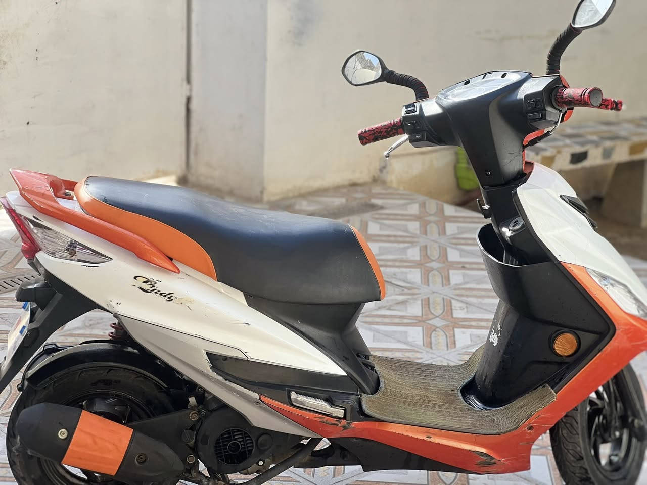 السلام عليكم متوفر هاوجي للبيع مكاني الرمادي ماطور مثل ماموضح بل الصوره محرك كهرباءيات  مسجل وكامل سنويه. ***********
