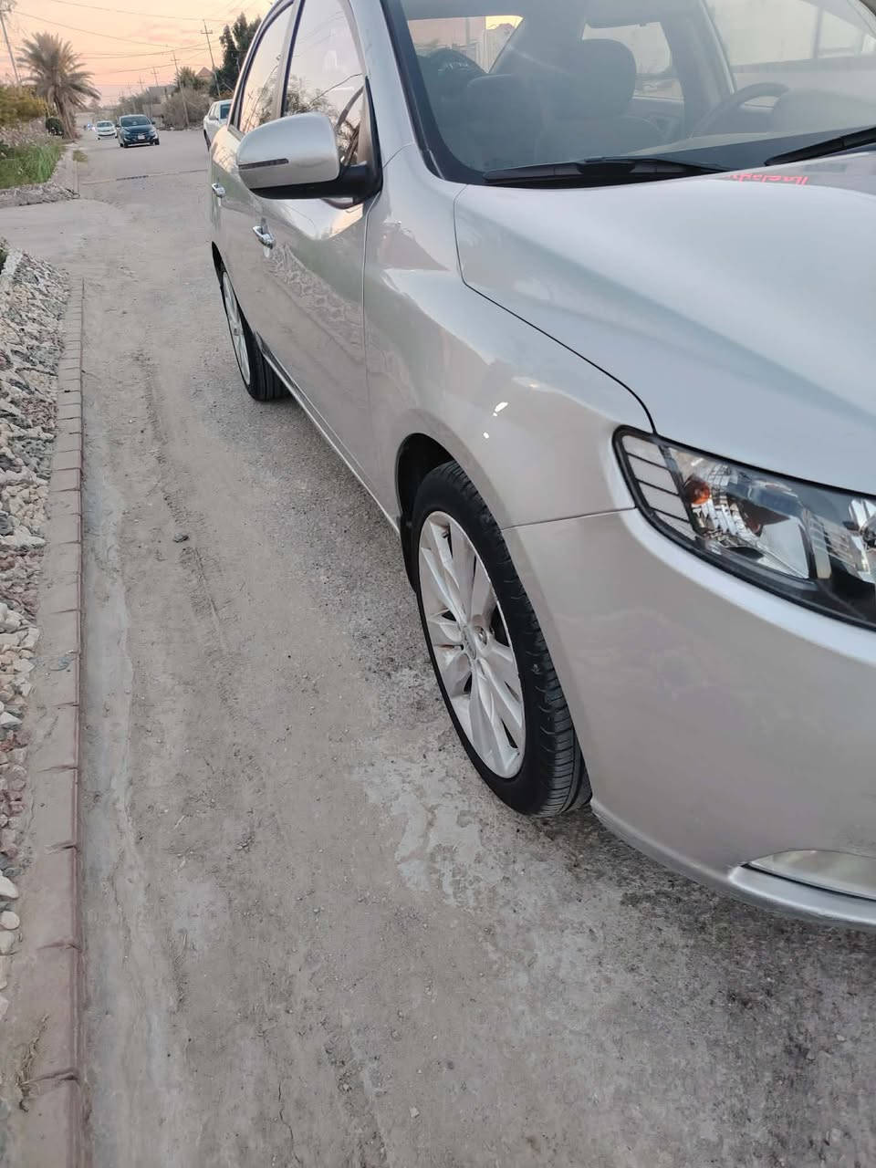 سلام عليكم مرخصت لادمن سيراتو 2012  رقم بغداد دولي بسمي خليجي مكفوله من الصبغ بيه بارد الباب الوره السايق مكينه 1600 مامفتوحه تخم تاير باتري جديد السياره ماشيه 157 
السعر 103 
مكان سياره بابل قرب تقاطع السده 

***********
