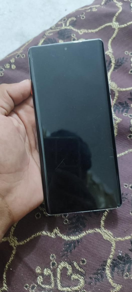 ‏جهاز تكنو كامون 40برو فايف جي للمروس ماطور
‏
‏
‏الرام 12+12
‏بطاريه 5200 قطاره بل شحن 
‏الكامره الماميه  50م الخلفيه 50
‏صدار 15
‏مقاوم لل ماء +والغبار 
‏بوبجي 90فريم 
‏شرط مو مفتوح  
‏معا كامل الملحقات 
‏
‏مستخدم 8اشهر 
‏
‏بي فقط ضربه بل جام الشاشه وشخطين فقط 
‏ملاحضه سعر الجهازز 350فما فوق. وتئكد من كروبات الجهزه 
‏جهاز خير من الله 
‏
‏مراوس مطور شعندك نزل


**إذا كنت صاحب هذا الإعلان وتريد حذفه لأي سبب، رجاءا أرسل رسالة إلى الدعم الفني**