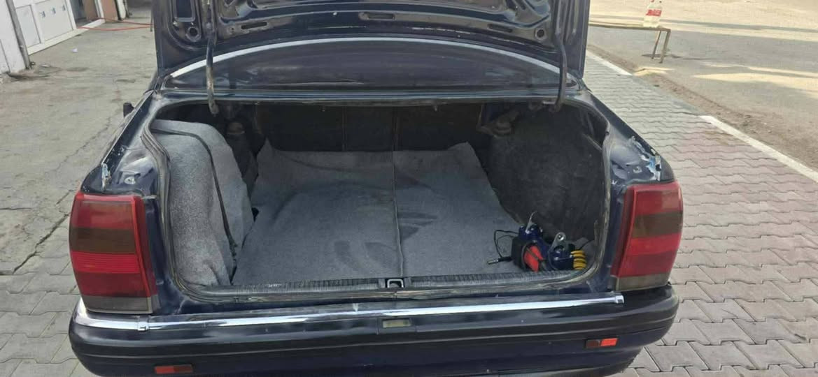 السلام وعليكم اوبل للبيع جديده رقم بغداد الماني موديل 92 السعر27 وبيه مجال اتصل ‏‪0780 330 0952
