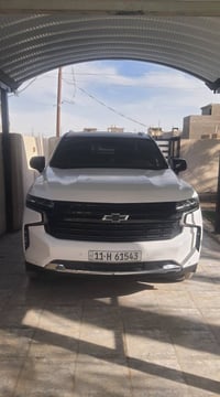 تاهو 2023 فول مواصفات ماشيه 23  وارد امريكي حادثها امامي وتبديل بابين....